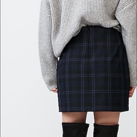 ✨HP✨Express Petite Plaid Tie Wrap Mini Skirt ✨ - Picture 5 of 8